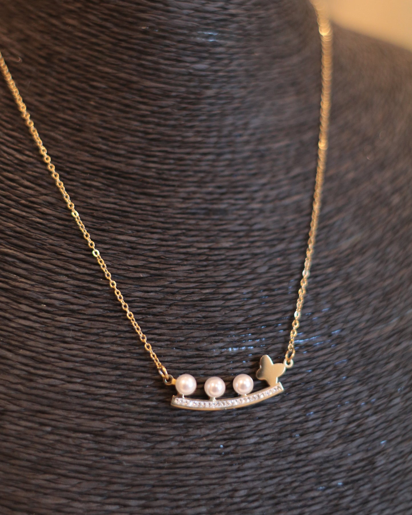Elegant Pearl & Rhinestone Bar Necklace