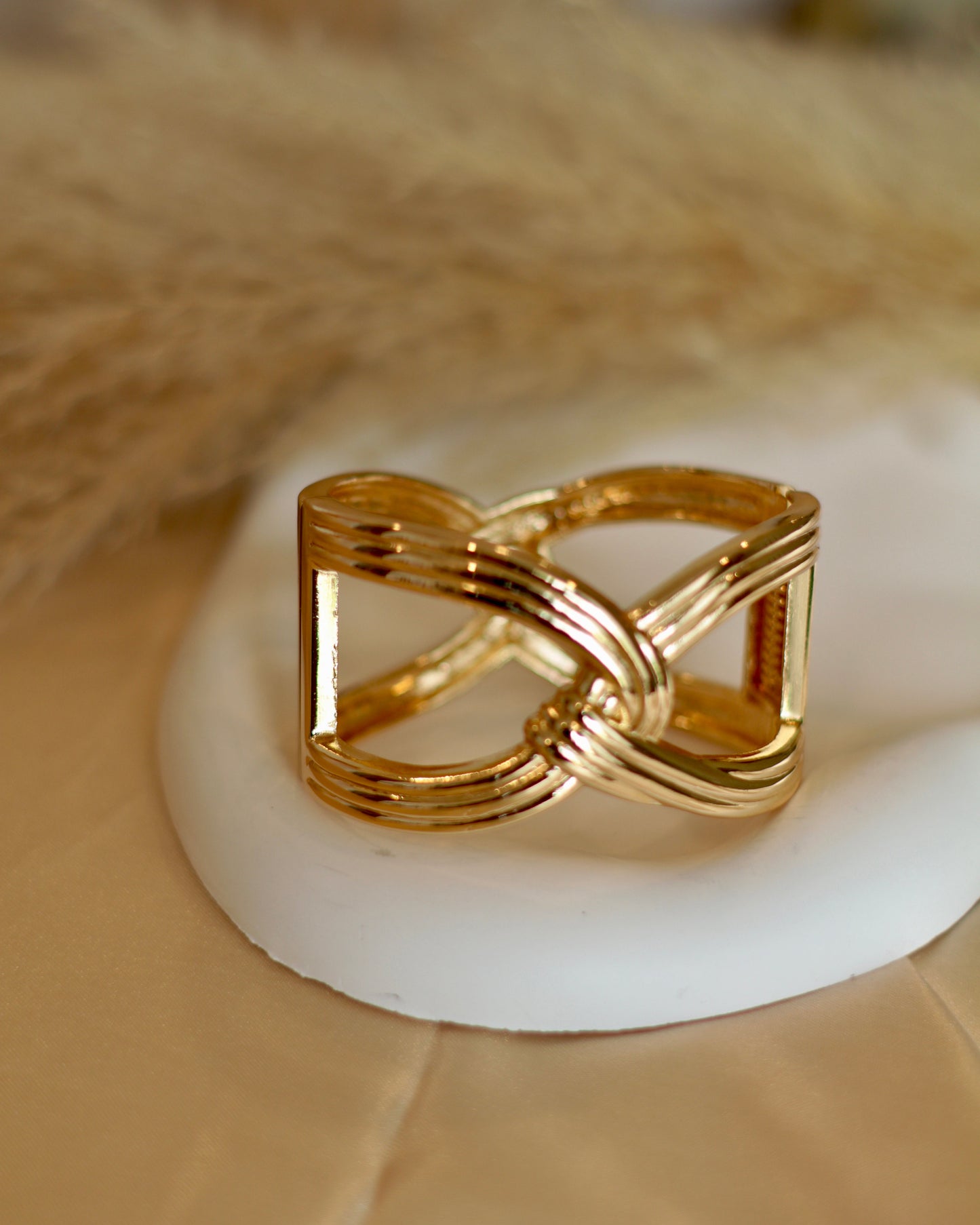 Elegant & Stylish Gold-Plated Openable Bracelet