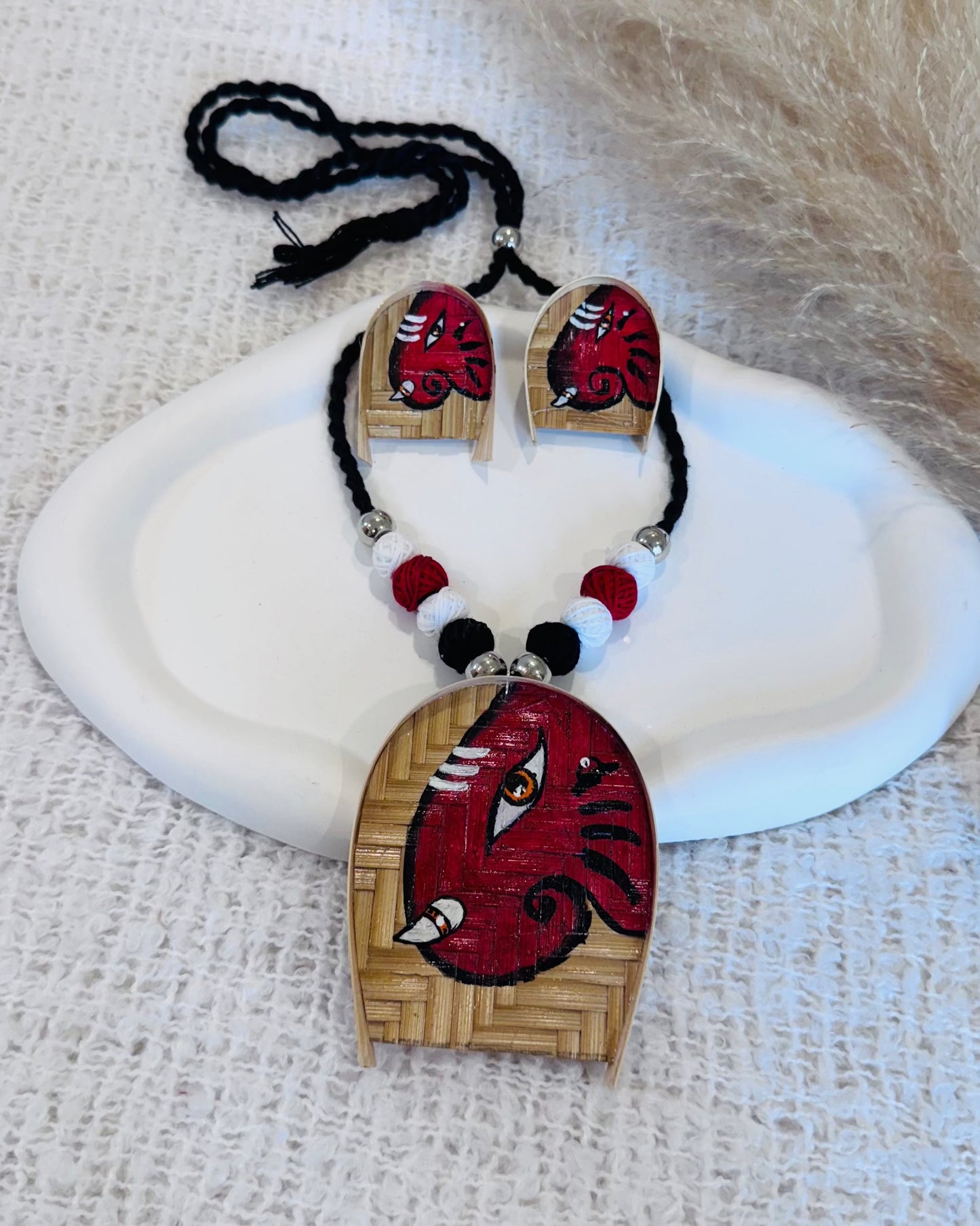 Hand-Painted Traditional Kulo Necklace and Earrings Set