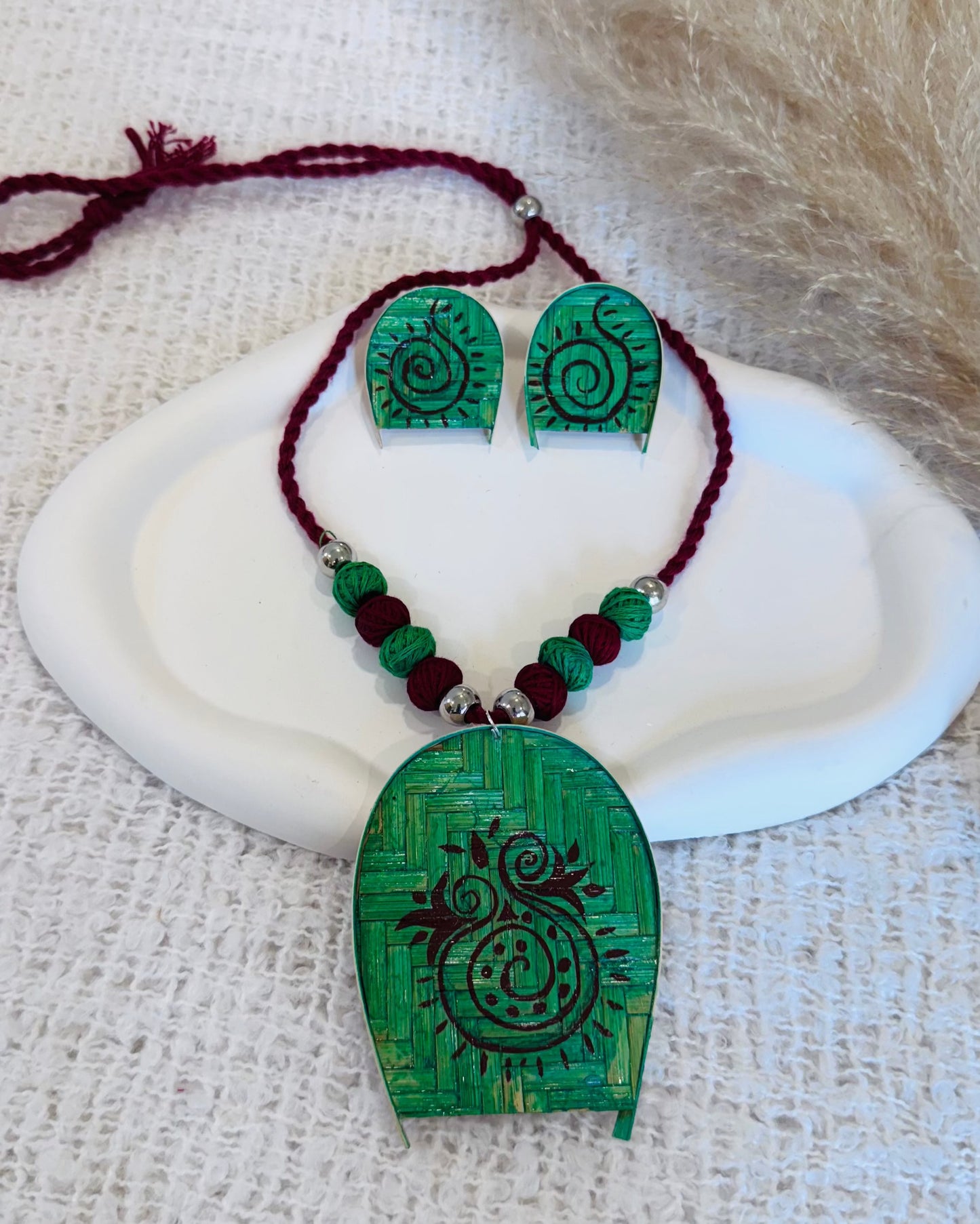Hand-Painted Traditional Kulo Necklace and Earrings Set