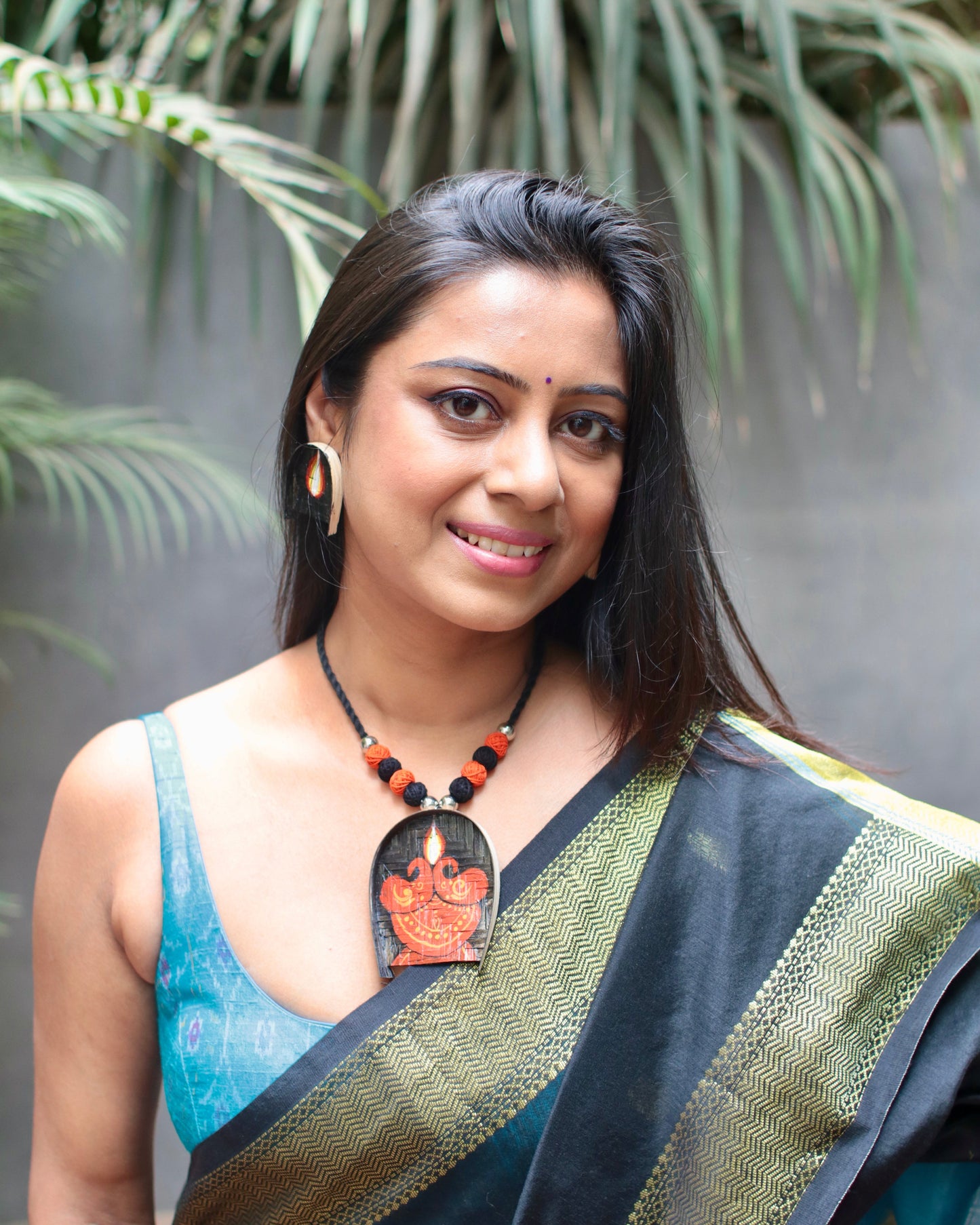 Hand-Painted Traditional Kulo Necklace and Earrings Set