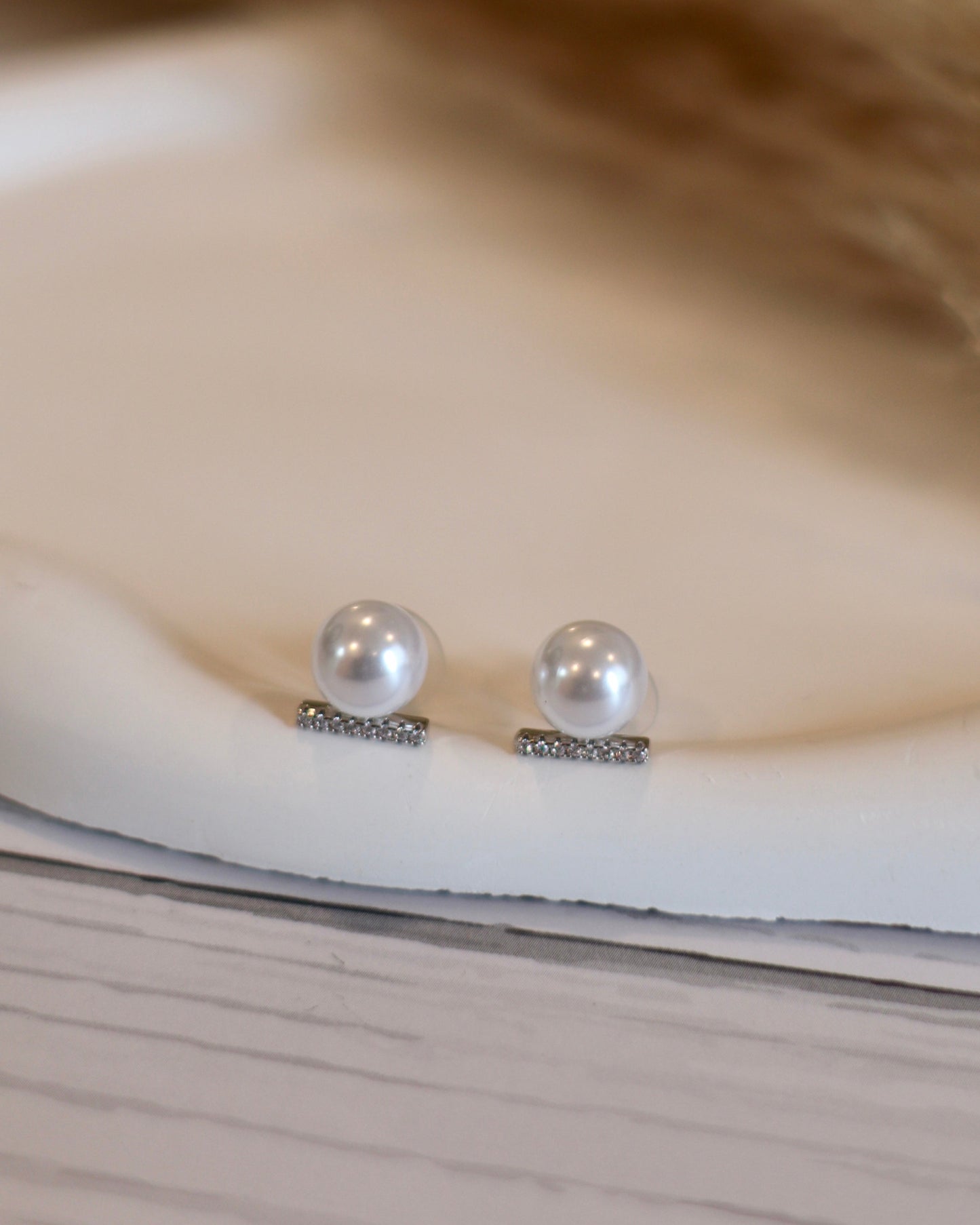 Silver-Plated Pearls Beaded Contemporary Studs Earrings