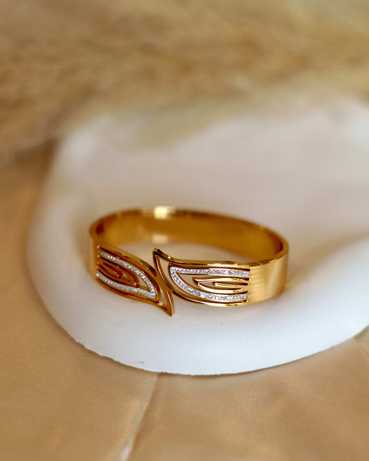 Beautiful Anti Tarnish Gold Bracelet - Occean By Soumali