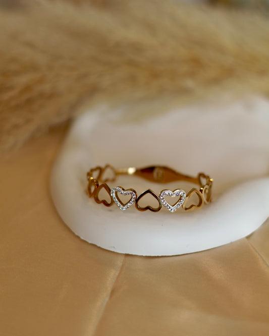 Extremely Beautiful 'Love' Anti-Tarnish Gold-Plated Stone Detailing Bracelet